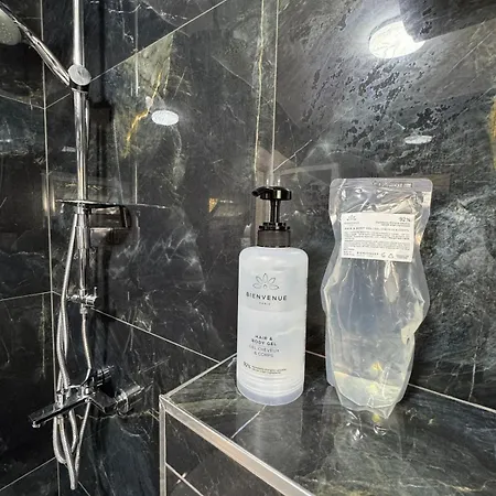 Jona Center Bedroom, Living And Free Parking Apartment *