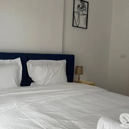 Jona Center Bedroom, Living And Free Parking