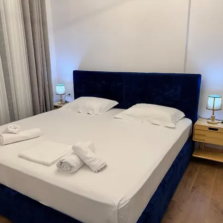 Jona Center Bedroom, Living And Free Parking *